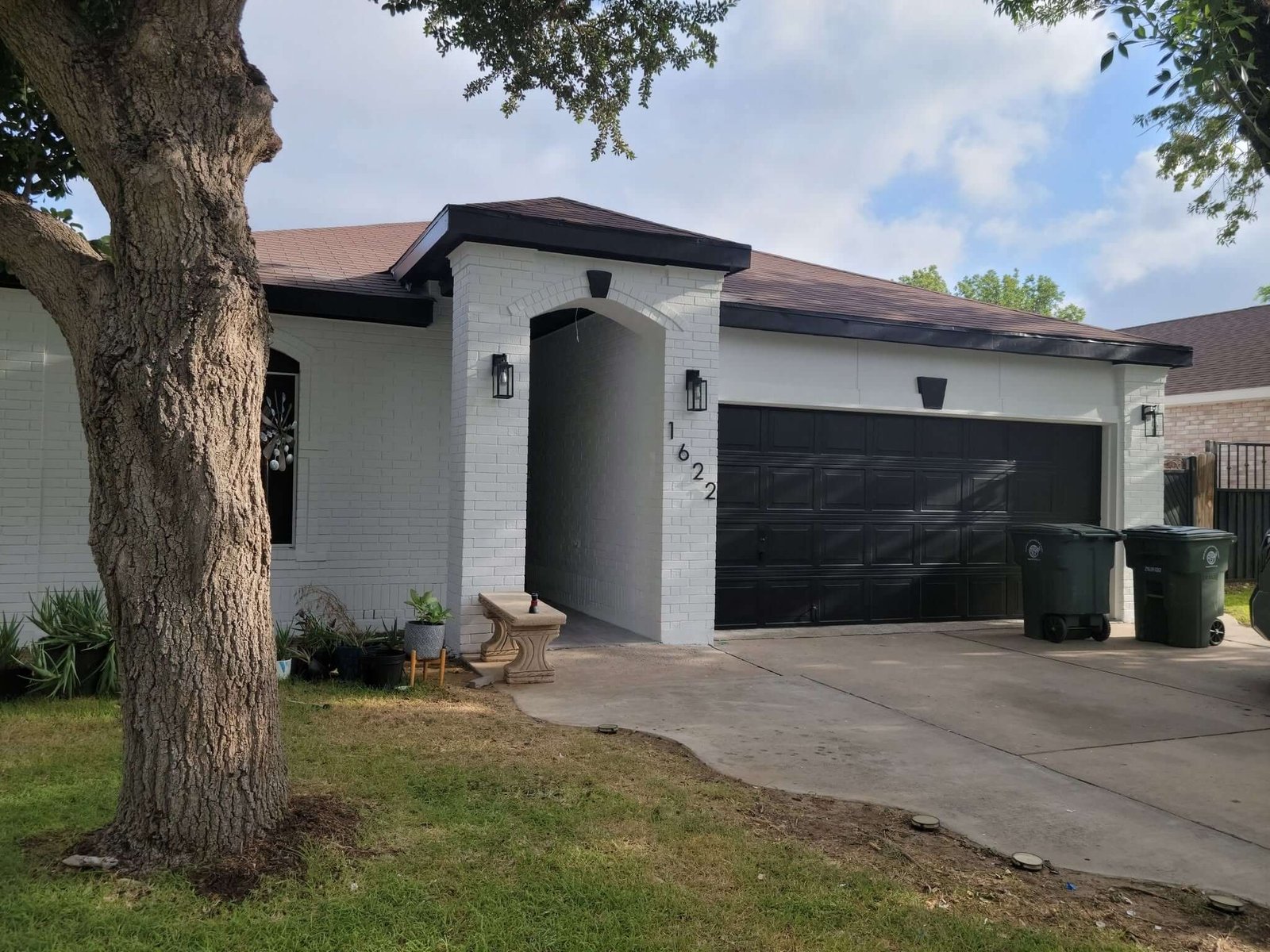 Residential exterior painting for homeowners by Mendoza's Painting